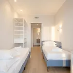 Palazzo Verdi - Seafront Luxe Retreat Apartment