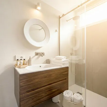 Palazzo Verdi - Seafront Luxe Retreat *