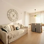 Apartmán Palazzo Verdi - Seafront Luxe Retreat *