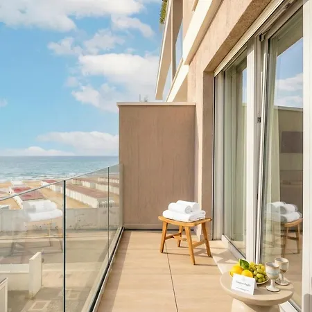 Palazzo Verdi - Seafront Luxe Retreat アパート
