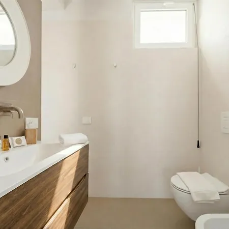 アパート Palazzo Verdi - Seafront Luxe Retreat バーリ